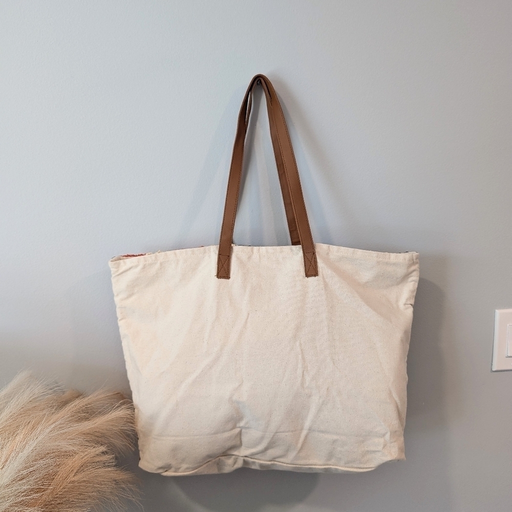 Rays For Days Raffia Beach Tote - Picture 5 of 9